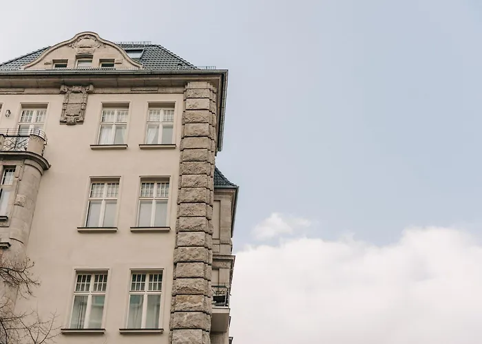 Frankfurter Allee Apartments By Sabine Berlin